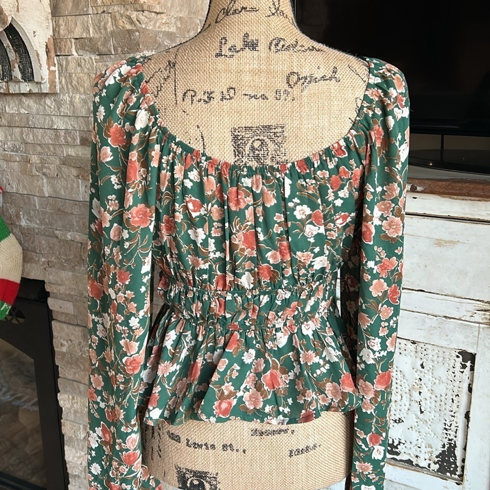 MINE hunter green floral smocked top cropped long sleeve tie at bust scoop back - Picture 10 of 15